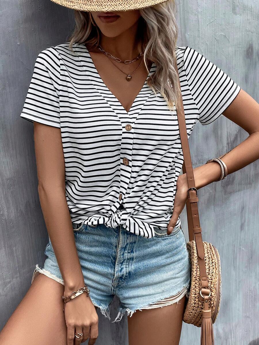 SHEIN LUNE 條紋印花前紐扣T恤 - 黑與白 - 查看 1