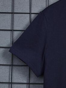 SHEIN Bộ hai mảnh Trai Dây kéo Đắp vá Túi Thú vật Lá thư Giải trí - Màu xanh hải quân - Xem 4