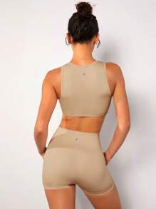 GLOWMODE Seamless Softness Curved Hem Sports Bra - Khaki - View 2