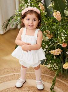 Cozy Pixies 嬰兒荷葉邊荷葉邊下擺寬肩帶上衣和短褲 - 白色 - 查看 1