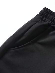 Manfinity Homme 男士王冠和字母圖案T恤和腰部抽繩短褲 - 彩色 - 查看 5