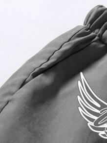 Manfinity Campus Court 宽松男士字母印花短裤，撞色饰边，腰部有抽绳 - 灰色 - 查看 4