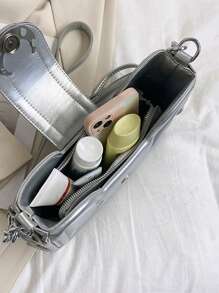 金屬質感鏈條斜挎包