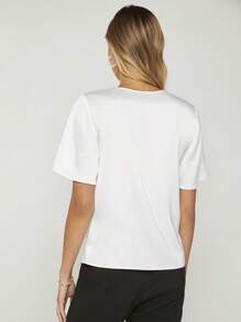 BizChic 前扭結蝴蝶袖緞面襯衫工作服 - 白色 - 查看 2