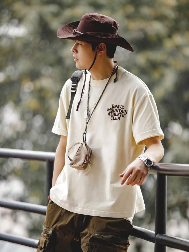 男性 スローガングラフィック ドロップショルダーTシャツ - ベージュ - 見る 3