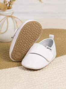 1 双男婴字母图案缝线细节钩环扣运动凉鞋 - 白色 - 查看 5