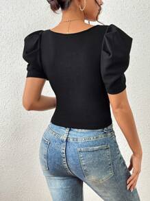 SHEIN Privé Camiseta con encaje en contraste fruncido de manga farol - Negro - Ver 2