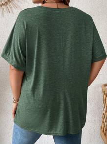 SHEIN LUNE Plus Size Women's Solid Color Round Neck Batwing Short Sleeve Casual T-Shirt With Dual Pockets - Dark Green - View 2