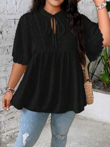 SHEIN LUNE 大碼圓點繫帶領蕾絲拼接襯衫 - 黑色 - 查看 1