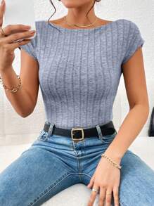 SHEIN Privé تي شيرت قصير موحدة اللون مكشوف الظهر