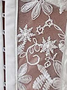 Zolique Solid Hook And Eye Front Lace Cami Top - White - View 7