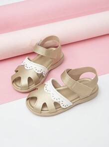 Dép đế bằng PU có móc và vòng buộc rỗng cho bé gái - Vàng - Xem 4