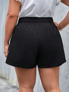 SHEIN Privé 大碼鏈條細節褶皺短褲 - 黑色 - 查看 2