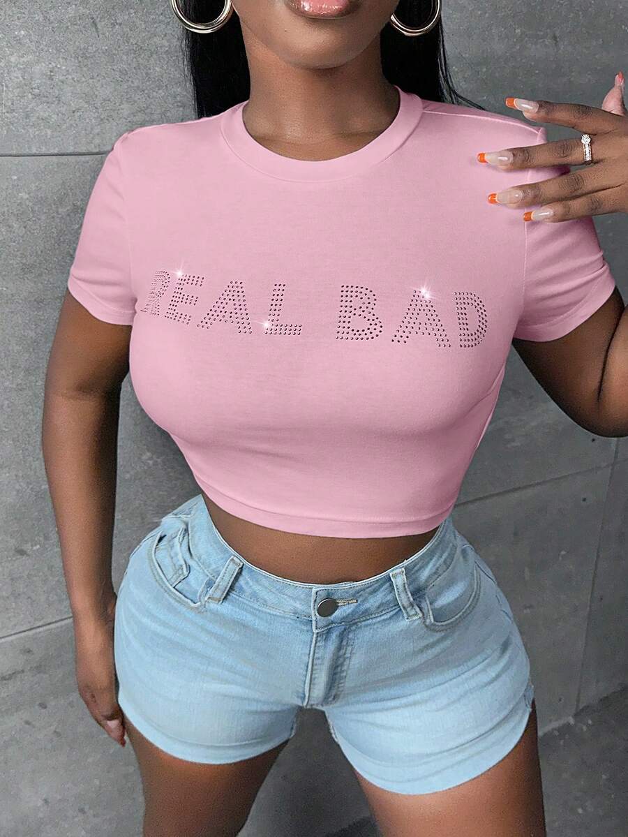 Slaydiva Camiseta crop con diamante de imitación con patrón de letra - Rosa - Ver 1