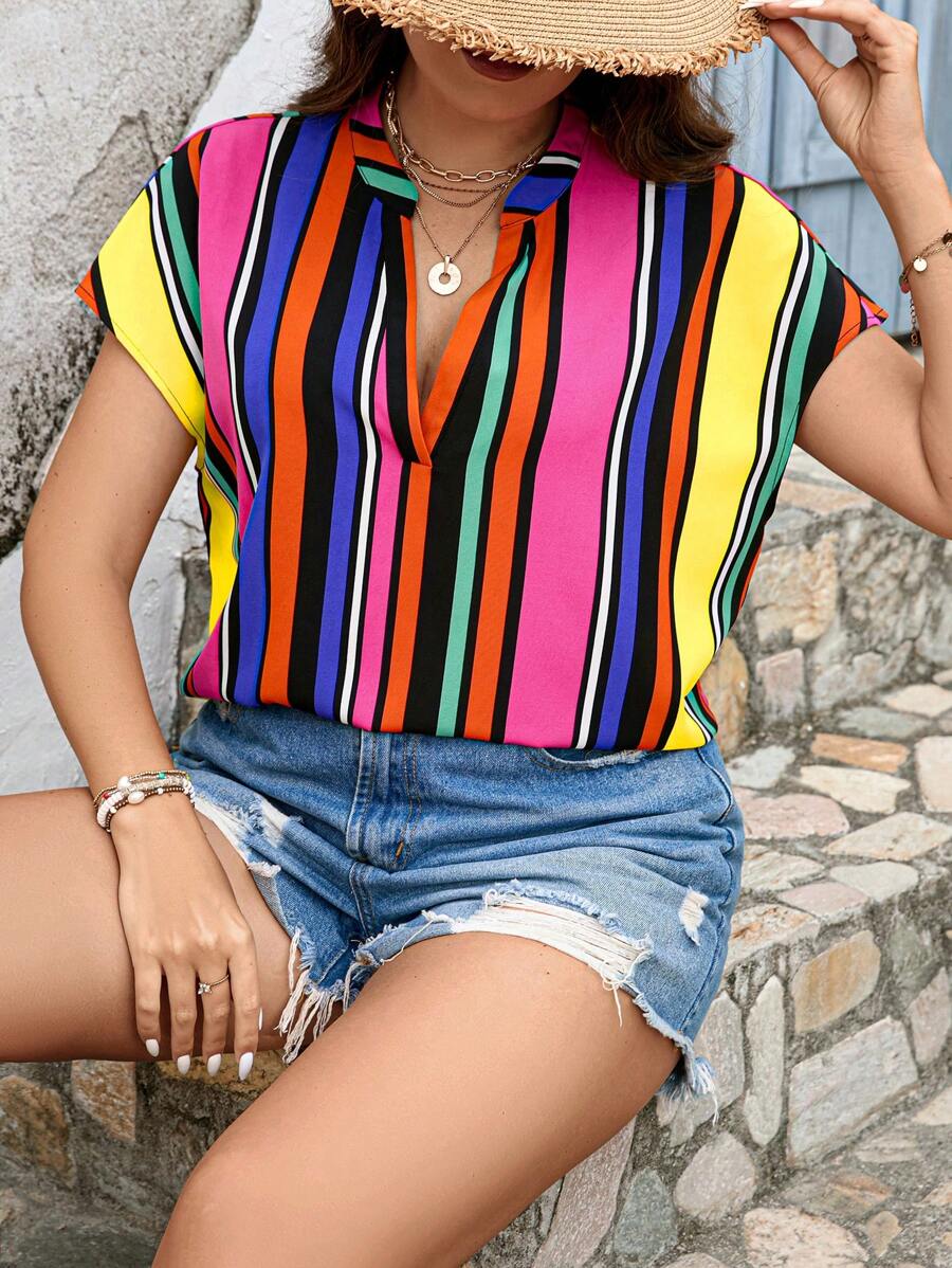 SHEIN LUNE 大碼條紋印花蝙蝠袖四分之一無紐扣開襟襯衫 - 彩色 - 查看 1