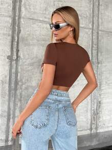 SHEIN ICON 前鏤空短款T恤 - 咖啡棕 - 查看 2