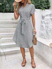 SHEIN LUNE 滿版印花缺口領繫腰帶連衣裙 - 白色 - 查看 5