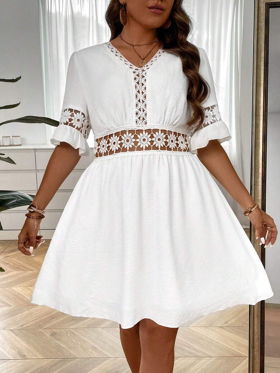 SHEIN VCAY 大碼水溶蕾絲拼接喇叭袖連衣裙 - 白色 - 查看 1