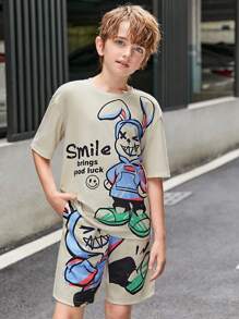 SHEIN 適合十幾歲男孩子的2入組休閒淺卡其色兔子&字母塗鴉印花短袖t恤和短褲,適用於夏/秋季 - 卡其色 - 查看 1