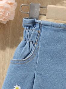 Jeans De Cintura Paperbag Plisada Con Detalle De Bordado Floral Para Bebé Niña - Lavado ligero - Ver 4