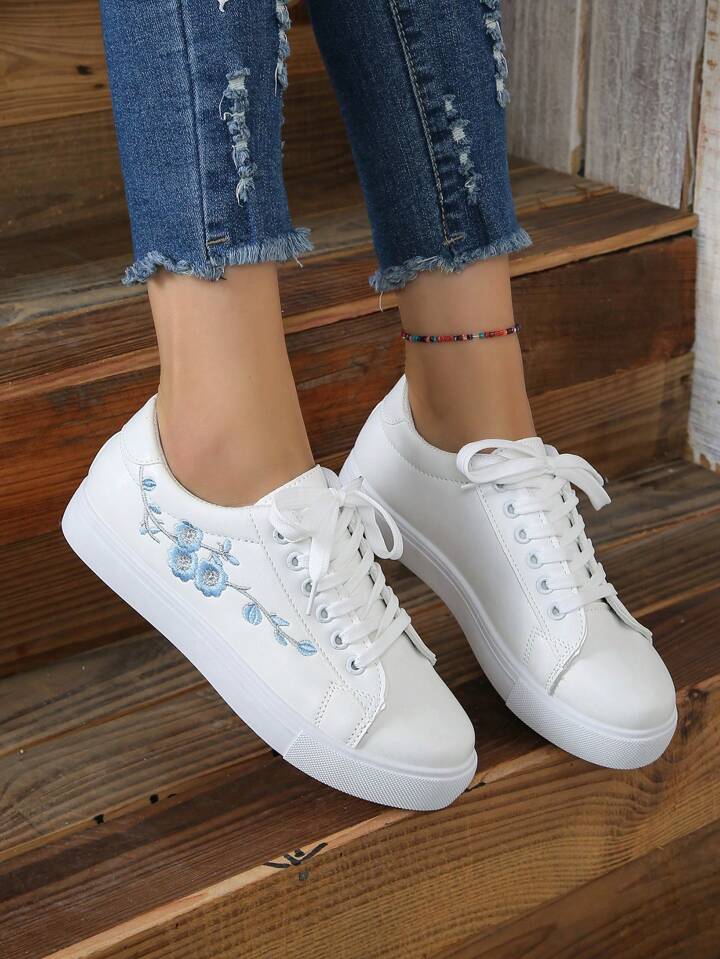 Es Esto Lo Nuevo de Nuevas zapatillas de lona blancas de talla