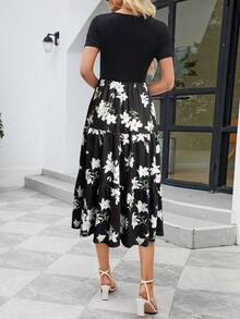 Floral Print Slant Pocket Dress - Black - View 2