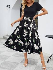 Floral Print Slant Pocket Dress - Black - View 4