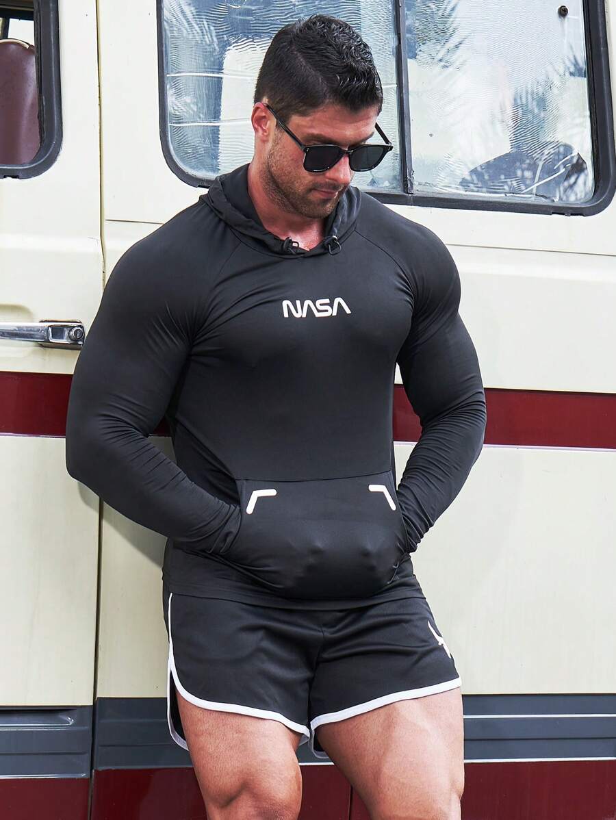 SHEIN Running Men Letter Graphic Raglan Sleeve Kangaroo Pocket Sports Sweatshirt - Black - View 1