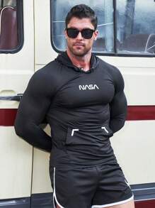 SHEIN Running Men Letter Graphic Raglan Sleeve Kangaroo Pocket Sports Sweatshirt - Black - View 4