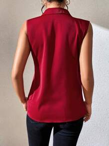 SHEIN LUNE Solid Fold Pleated Detail Sleeveless Blouse - Red - View 2