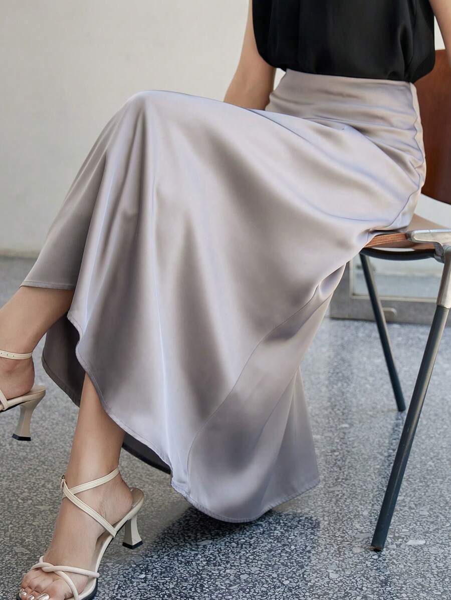 DAZY Chân váy chữ A bằng vải satin cạp cao màu trơn - Xám - Xem 1