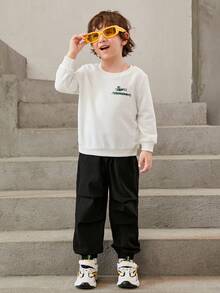 SHEIN Toddler Boys Astronaut & Slogan Graphic Sweatshirt - White - View 2