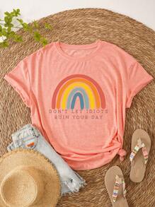 SHEIN LUNE Camiseta con estampado de arcoíris y slogan - Rosa coral - Ver 1