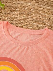SHEIN LUNE Camiseta con estampado de arcoíris y slogan - Rosa coral - Ver 3