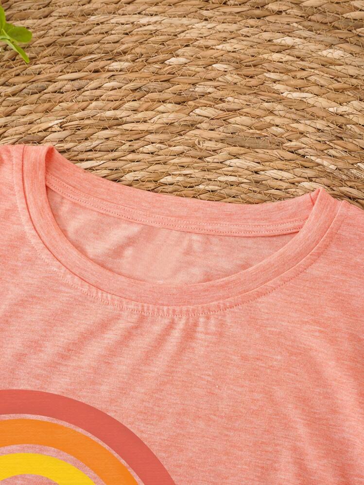SHEIN LUNE พลัส เสื้อยืด ลาย รุ้ง & สโลแกน - สีชมพูปะการัง - ดู 3