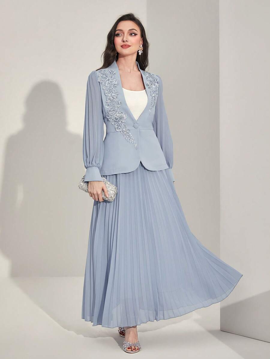 Modelyn 花卉貼花荷葉袖西裝外套和百褶半身裙