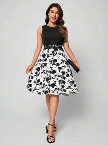 SHEIN Clasi 印花水溶蕾絲拼接連衣裙 - 黑與白 - 查看 4