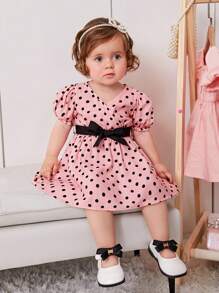 SHEIN Vestido de lunares para niña con mangas farol, dobladillo ondulado suelto, escote en V y cinturón con lazo para una fiesta preciosa