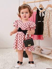 SHEIN Vestido de lunares para niña con mangas farol, dobladillo ondulado suelto, escote en V y cinturón con lazo para una fiesta preciosa