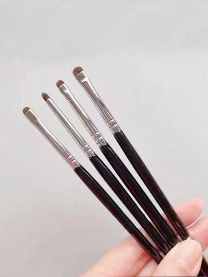 4pcs Eye Shadow Brush Set Including Horsehair Eyeliner Brush, Fine Eye Smudge Brush And Concealer Brush