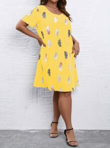SHEIN LUNE 大碼羽毛印花T恤連衣裙 - 黃色 - 查看 3