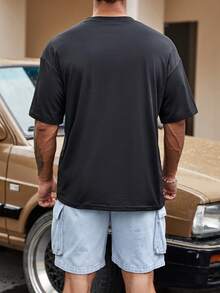 Manfinity Men Figure Graphic Tee - Black - View 5