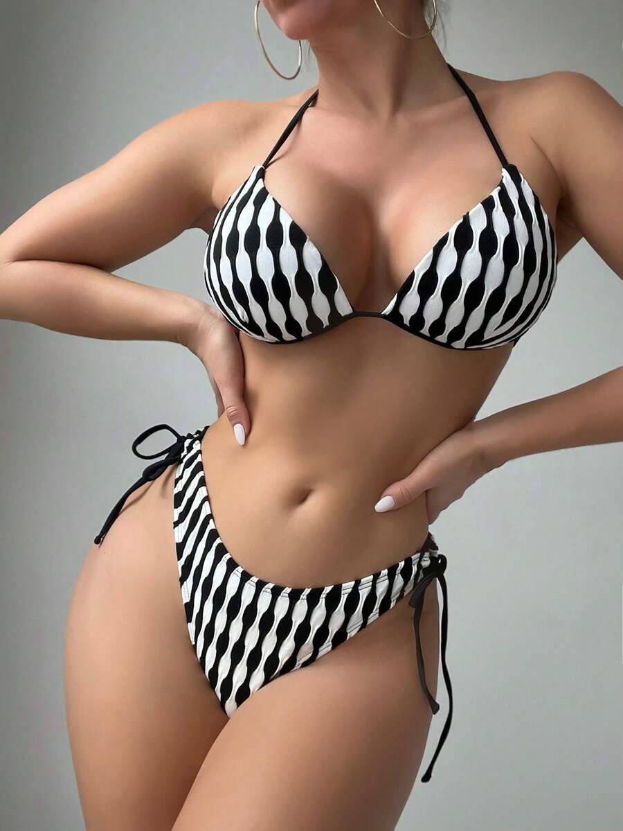 撞色吊脖三角形側繫帶比基尼泳裝 - 黑與白 - 查看 1