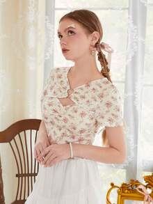 ROMWE 碎花環鏈前鏤空短款T恤 - 米色 - 查看 4