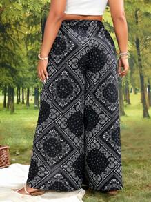 SHEIN VCAY 大碼佩斯利絲巾圖案高衩闊腿褲 - 黑色 - 查看 2
