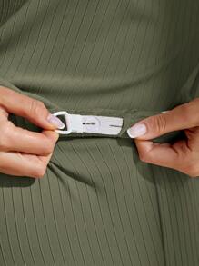 SHEIN Maternidad de manga murciélago Camiseta & de cintura ajustable Pantalones - Verde militar - Ver 5