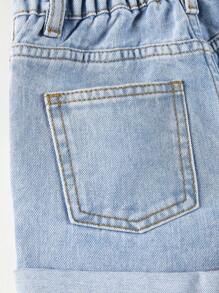 SHEIN 年轻女孩休闲百搭宽腿宽松破洞卷边牛仔短裤 - 淺色水洗藍 - 查看 3