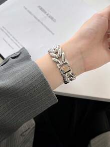 Geometric V-Shaped Three-Dimensional Metal Strap With Manual Adjustment Of Bracelet Length, Business Minimalist Design Suitable For Apple Watch Strap 38mm 40mm 41mm 42mm 44mm 45mm 49mm Compatible With Apple Smartwatch Series SE 9 8 7 6 5 4 3 2 1 Watch Strap Replacement, - Silver - View 3