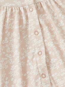 SHEIN 新生女婴休闲时尚实用可爱森系风格柔粉色碎花荷叶边连衣裙和碎花弹性头带，2 件套 - 彩色 - 查看 4