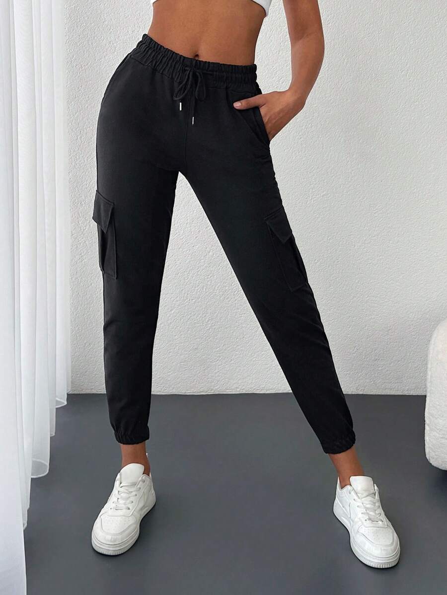 EURMUSE 女款純色彈性腰帶翻蓋口袋慢跑褲帶狀下擺 - 黑色 - 查看 1